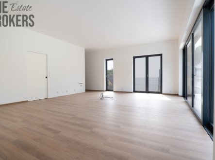 Obývací pokoj se vstupem na zahradu | Prodej - dům/vila, 306 m²