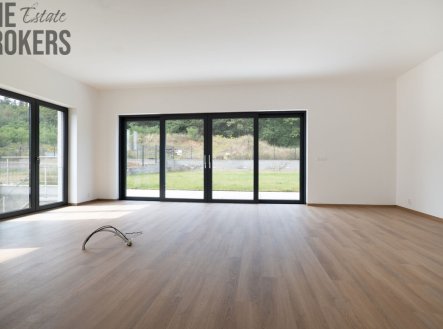 Obývací pokoj se vstupem na zahradu | Prodej - dům/vila, 306 m²