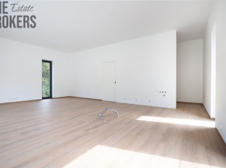 Obývací pokoj se vstupem na zahradu | Prodej - dům/vila, 306 m²