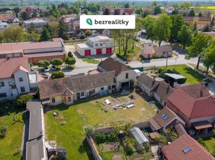 Prodej pozemku pro komerční výstavbu, 1 858 m²