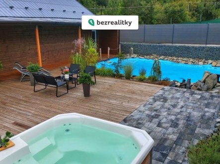 1784566172-qupbaefndw-1-1640090337 | Prodej - komerční objekt, jiný, 11 580 m²
