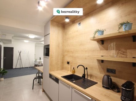 Prodej kanceláře, 101 m²