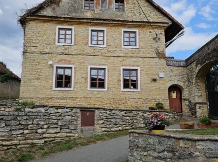 Prodej domu/vily, 1 067 m²