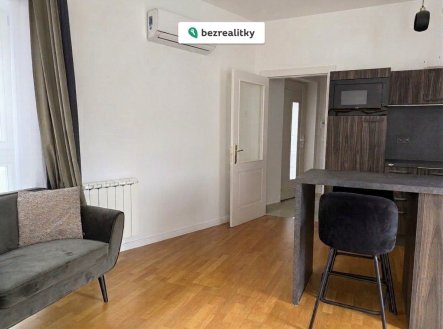 Prodej bytu, 1+kk, 81 m²