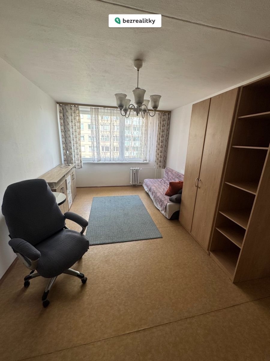 1788707299-atnagebnea-02-living-room-window-view