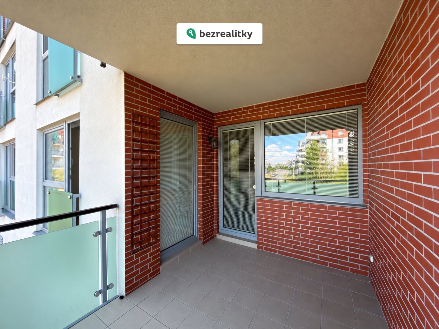 1789121305-wfhvitzdhk-1896-balkon-z-venku