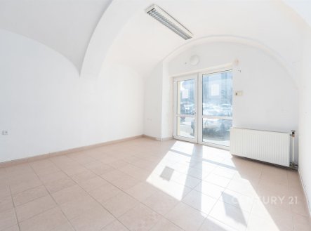 Prodej obchodní prostory, 81 m²
