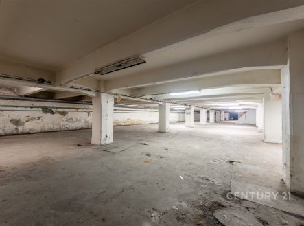 Pronájem skladu, 1 800 m²