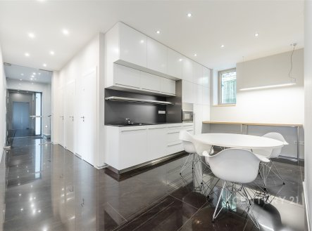 Pronájem kanceláře, 115 m²