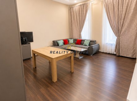 Pronájem bytu, 3+kk, 84 m²