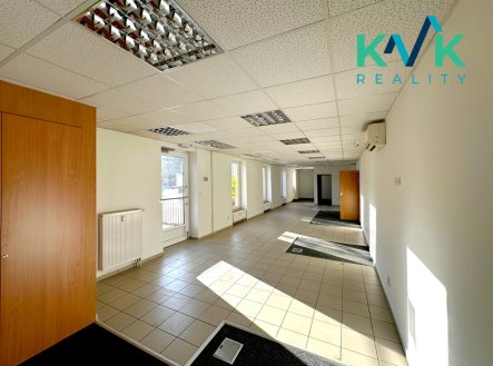 Pronájem obchodní prostory, 160 m²