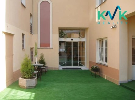 Prodej nájemního domu, 1 127 m²