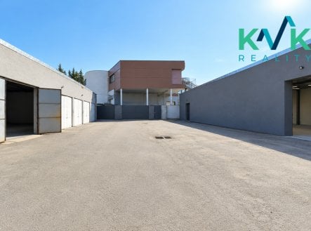 Pronájem skladu, 450 m²