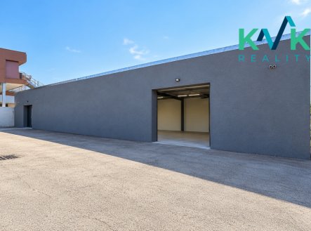 Pronájem skladu, 450 m²