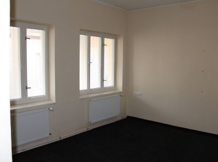 Pronájem obchodní prostory, 100 m²