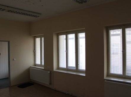 Pronájem obchodní prostory, 100 m²