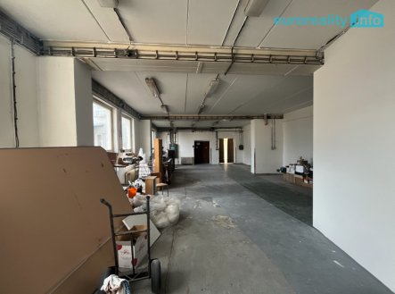 Pronájem skladu, 112 m²