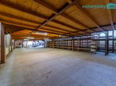 Pronájem skladu, 900 m²