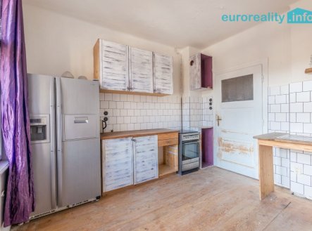 kuchyň přízemí | Prodej - dům/vila, 218 m²