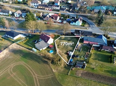 Letecký pohled na pozemek a okolí | Prodej - pozemek pro bydlení, 774 m²