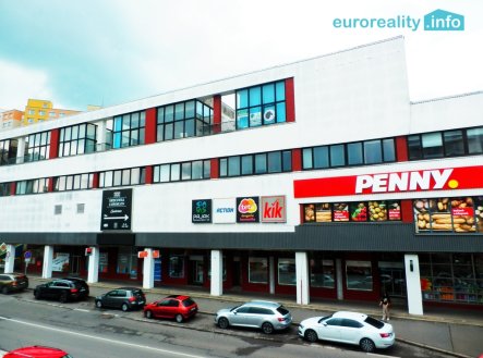 Pronájem obchodní prostory, 735 m²