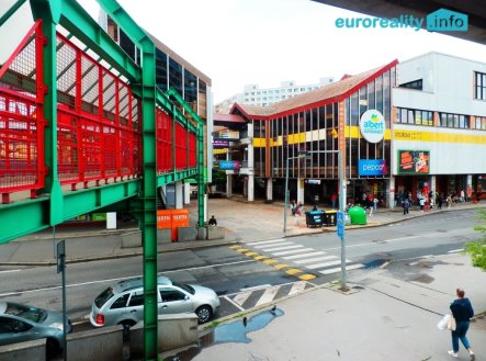 Pronájem obchodní prostory, 347 m²