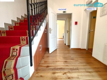 Pronájem bytu, 4+kk, 110 m²