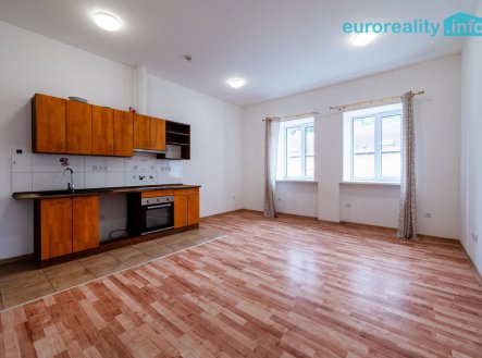 Pronájem bytu, 3+kk, 58 m²