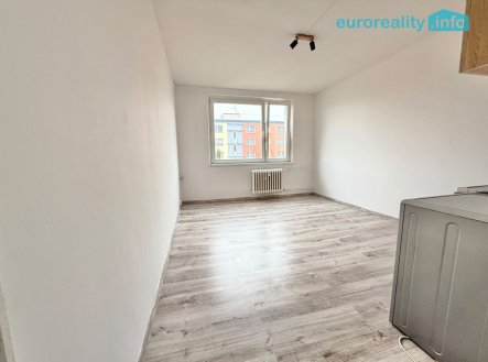 Pronájem bytu, 1+kk, 32 m²