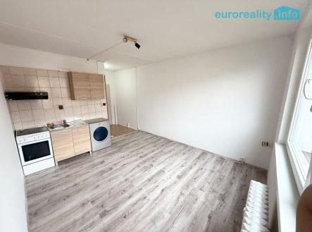 Pronájem bytu, 1+kk, 32 m²