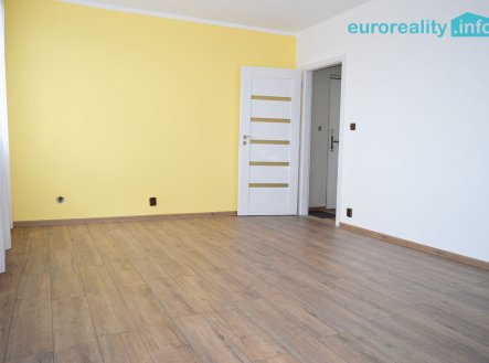 Pronájem bytu, 1+kk, 33 m²