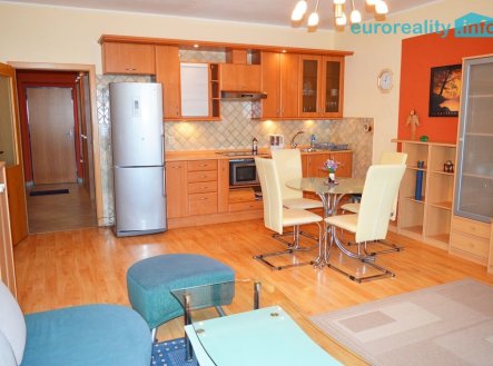 Pronájem bytu, 2+kk, 58 m²