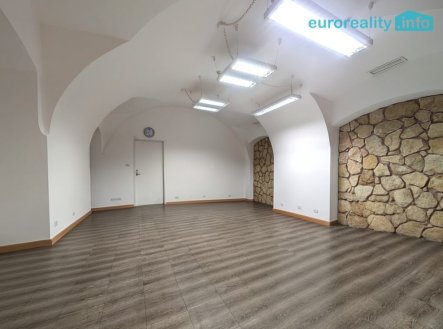 Pronájem obchodní prostory, 50 m²