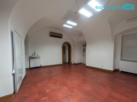 Pronájem obchodní prostory, 50 m²