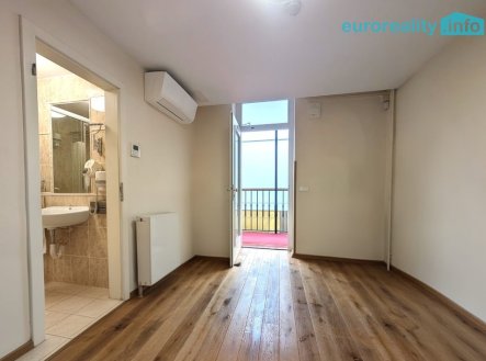 Pronájem obchodní prostory, 15 m²