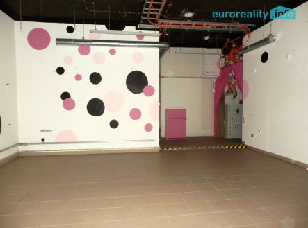 Pronájem obchodní prostory, 51 m²