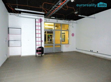 Pronájem obchodní prostory, 51 m²