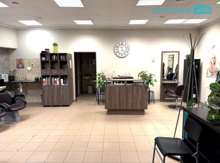 Pronájem obchodní prostory, 57 m²