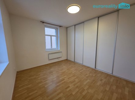 Pronájem bytu, 2+kk, 57 m²