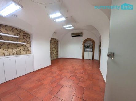 Pronájem obchodní prostory, 50 m²