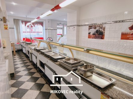 Pronájem obchodní prostory, 304 m²