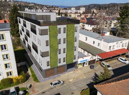 Prodej obchodní prostory, 1 300 m² obrázek