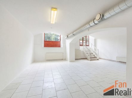 Pronájem obchodní prostory, 86 m² obrázek