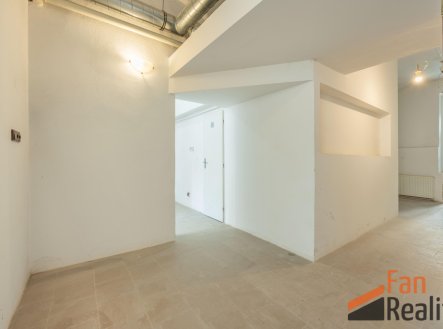 Pronájem obchodní prostory, 86 m²