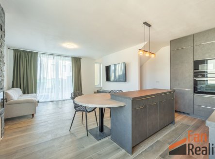 Pronájem domu/vily, 92 m²