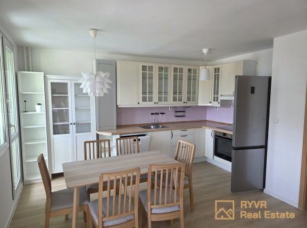 Pronájem bytu, 3+kk, 74 m²