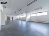 Pronájem obchodní prostory, 330 m²