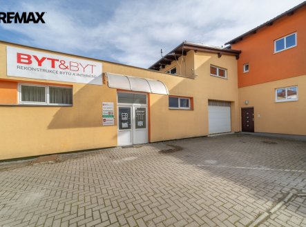Pronájem obchodní prostory, 330 m²
