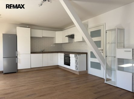 Pronájem bytu, 3+kk, 89 m²