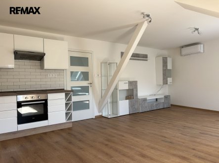 Pronájem bytu, 3+kk, 89 m²